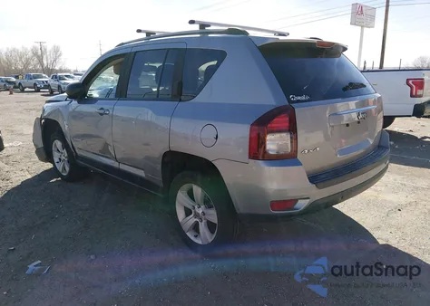 2016 Jeep Compass Sport z USA, uszkodzony, nr VIN 1C4NJDBB4GD756023